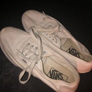 WHITE VANS